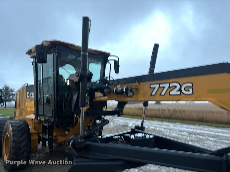 image for item EE4020 2010 John Deere 772G motor grader