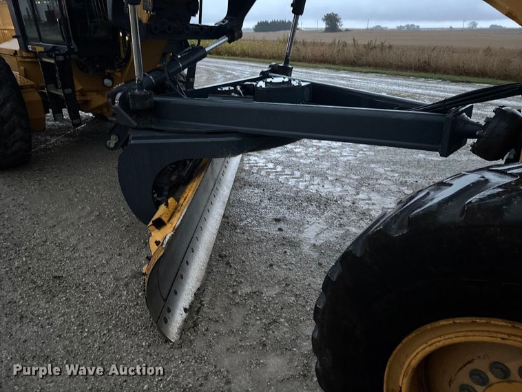 image for item EE4020 2010 John Deere 772G motor grader