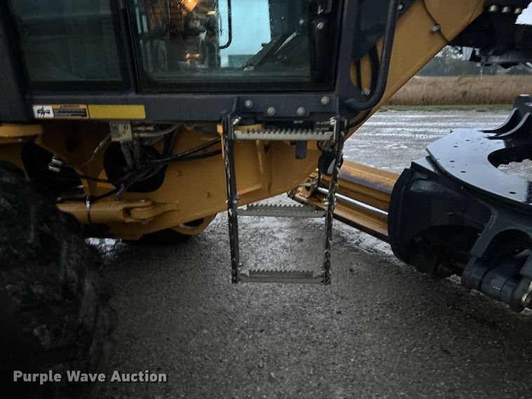 image for item EE4020 2010 John Deere 772G motor grader