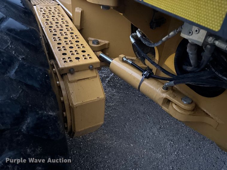 image for item EE4020 2010 John Deere 772G motor grader