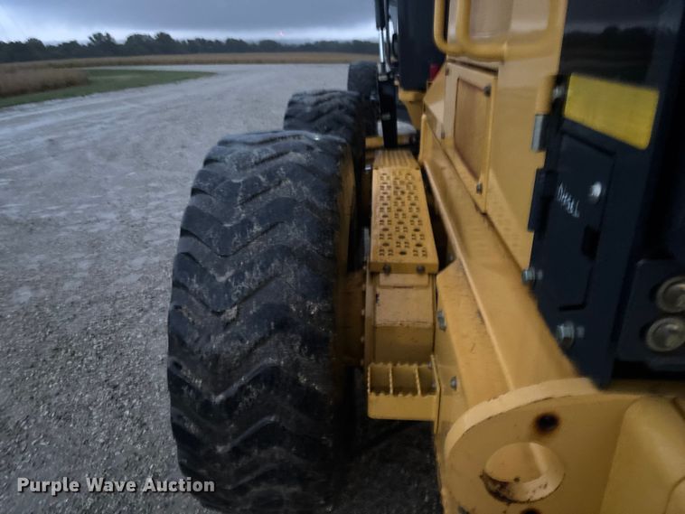 image for item EE4020 2010 John Deere 772G motor grader