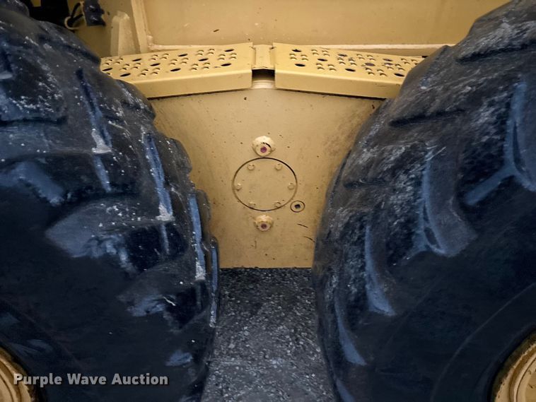 image for item EE4020 2010 John Deere 772G motor grader