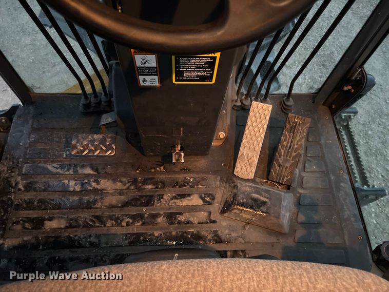 image for item EE4020 2010 John Deere 772G motor grader