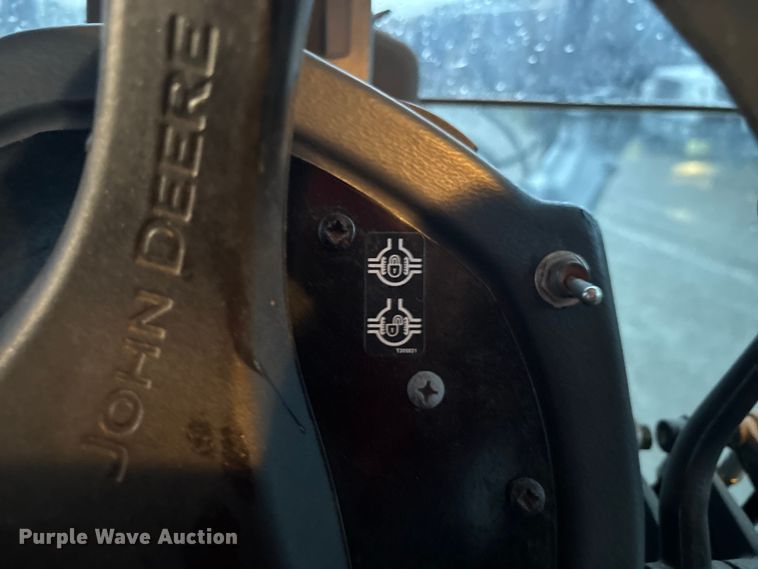 image for item EE4020 2010 John Deere 772G motor grader