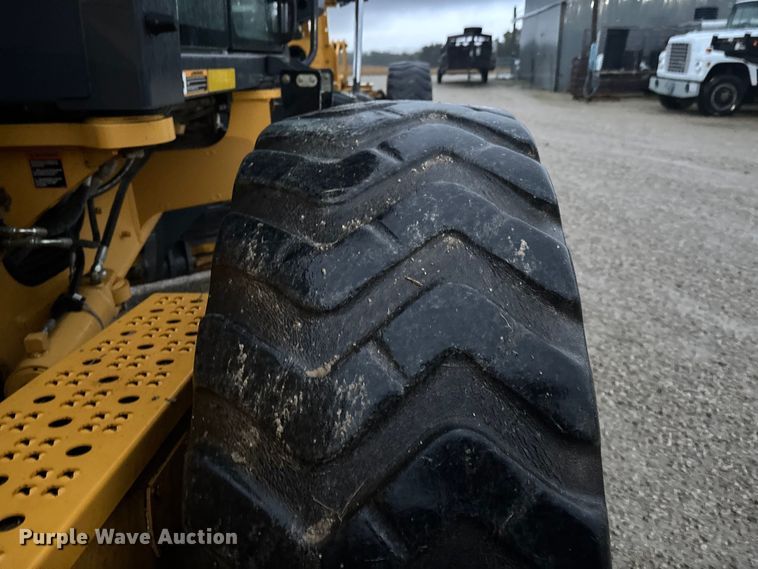 image for item EE4020 2010 John Deere 772G motor grader