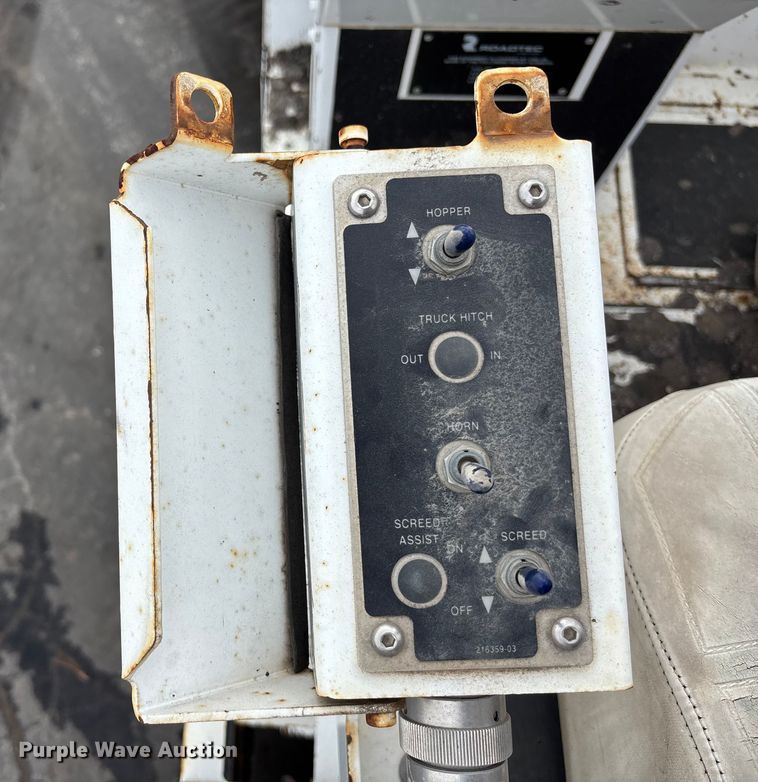 image for item EE4105 2014 RoadTec RP-175 paver