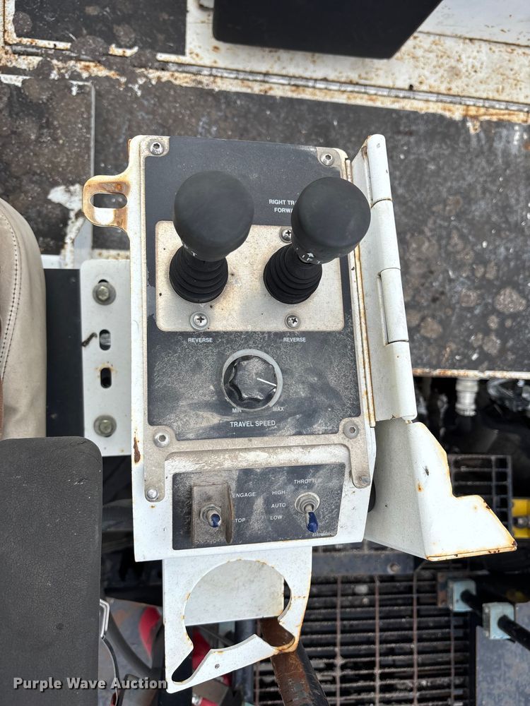 image for item EE4105 2014 RoadTec RP-175 paver