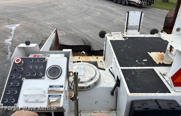 image for item EE4105 2014 RoadTec RP-175 paver