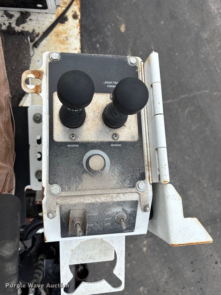 image for item EE4105 2014 RoadTec RP-175 paver