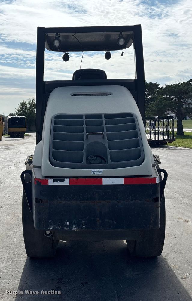 image for item EE4106 Ingersoll Rand SD-77DA TF single drum vibratory roller