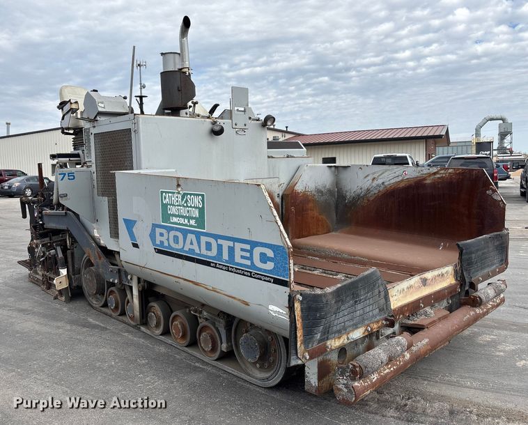image for item EE4107 2009 RoadTec RP-175 paver