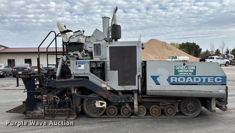 image for item EE4107 2009 RoadTec RP-175 paver