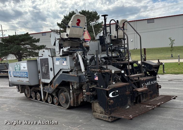 image for item EE4107 2009 RoadTec RP-175 paver