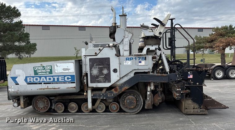 image for item EE4107 2009 RoadTec RP-175 paver