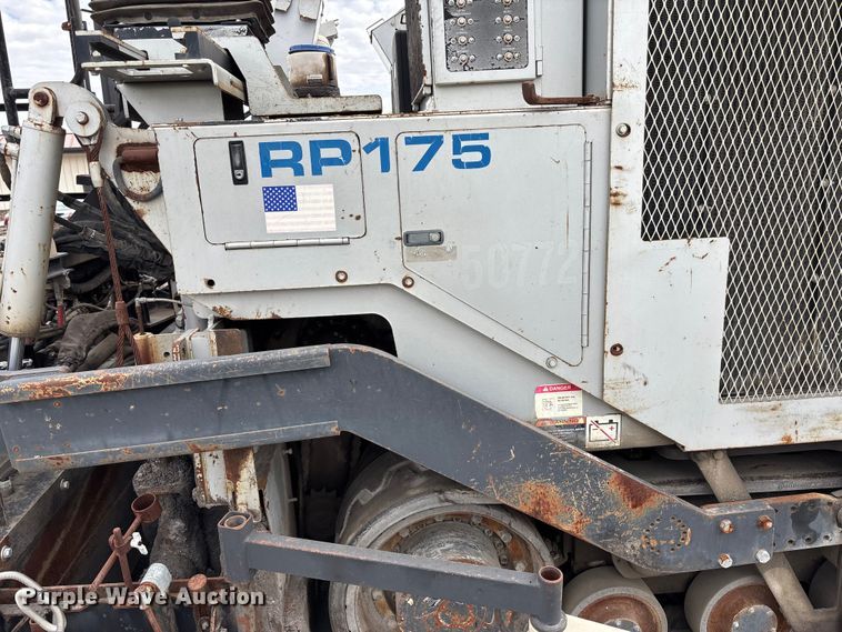 image for item EE4107 2009 RoadTec RP-175 paver