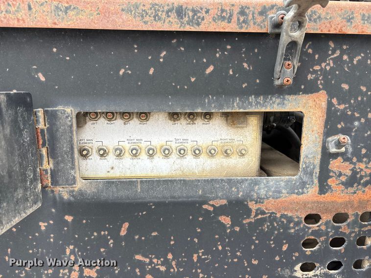 image for item EE4107 2009 RoadTec RP-175 paver