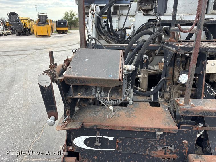 image for item EE4107 2009 RoadTec RP-175 paver