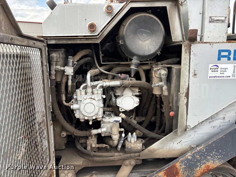 image for item EE4107 2009 RoadTec RP-175 paver