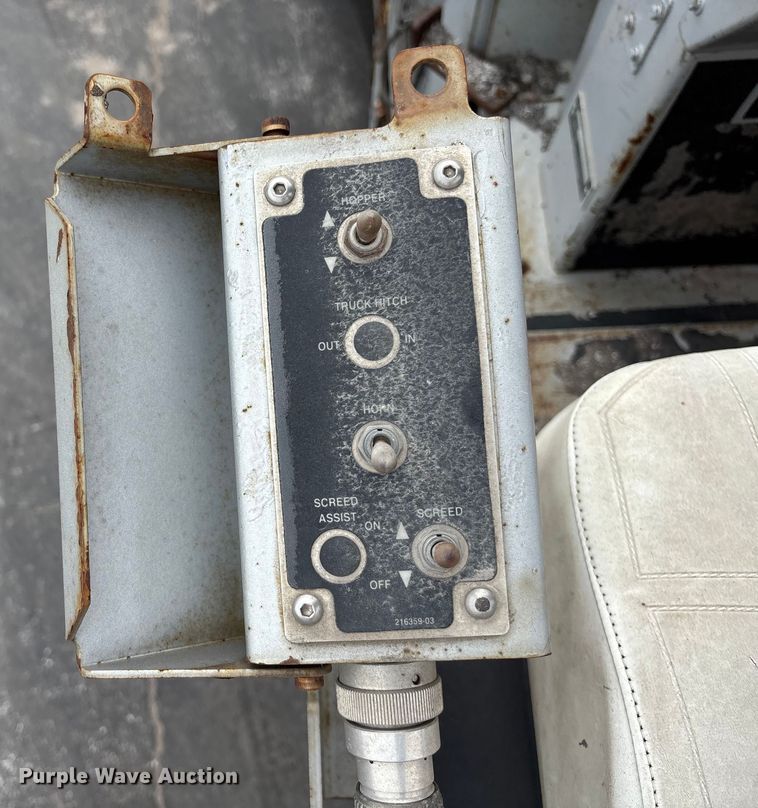 image for item EE4107 2009 RoadTec RP-175 paver