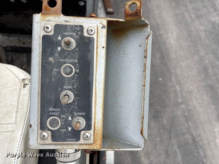 image for item EE4107 2009 RoadTec RP-175 paver