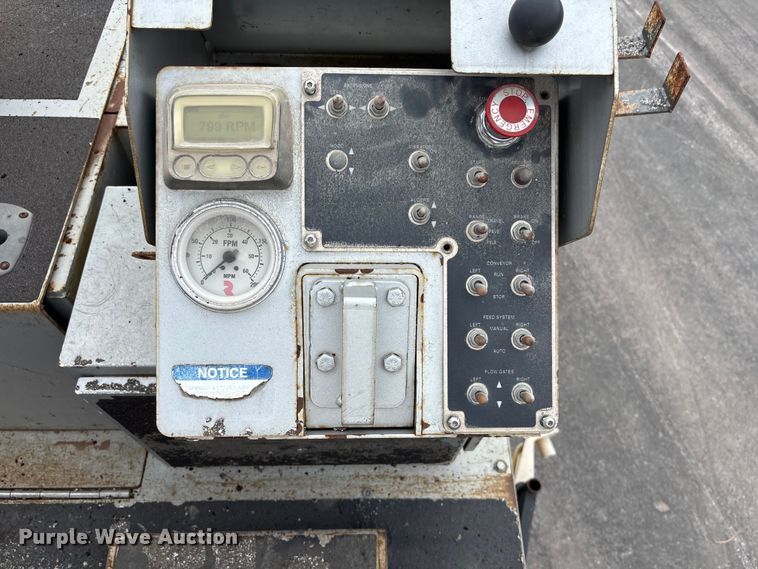 image for item EE4107 2009 RoadTec RP-175 paver