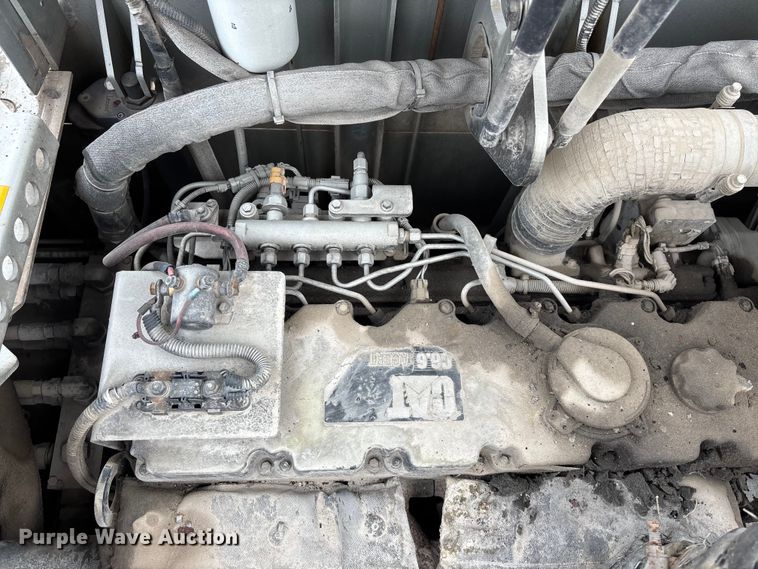 image for item EE4107 2009 RoadTec RP-175 paver