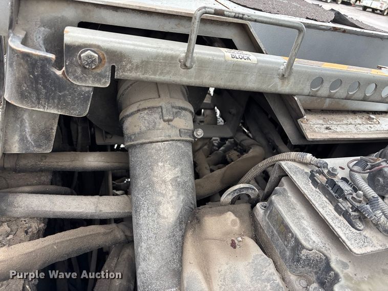 image for item EE4107 2009 RoadTec RP-175 paver