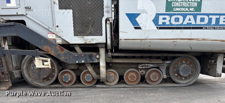 image for item EE4107 2009 RoadTec RP-175 paver