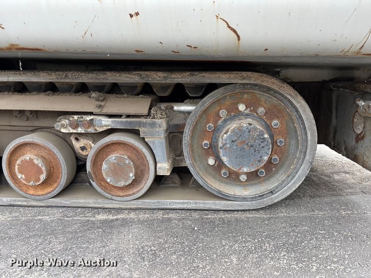 image for item EE4107 2009 RoadTec RP-175 paver