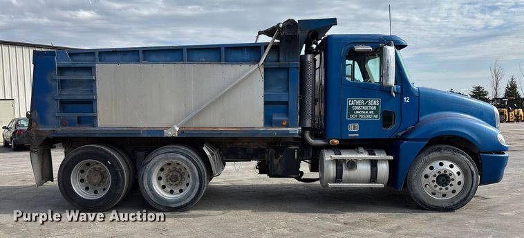image for item EE4108 2007 Freightliner Columbia dump truck