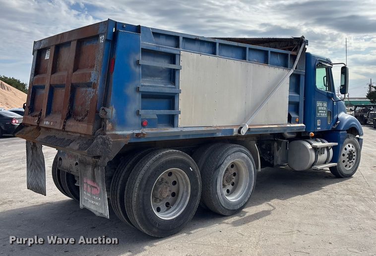 image for item EE4108 2007 Freightliner Columbia dump truck