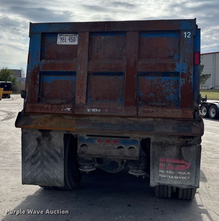image for item EE4108 2007 Freightliner Columbia dump truck