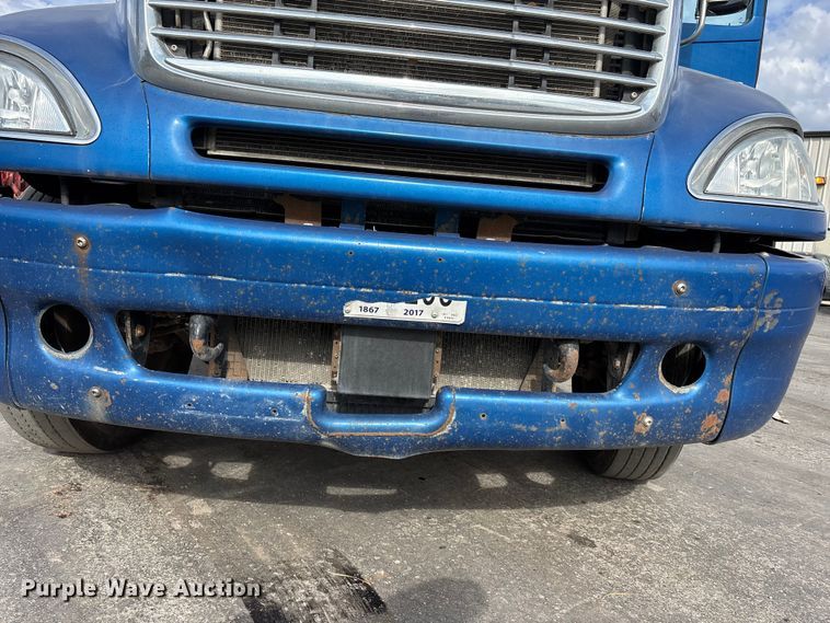 image for item EE4108 2007 Freightliner Columbia dump truck