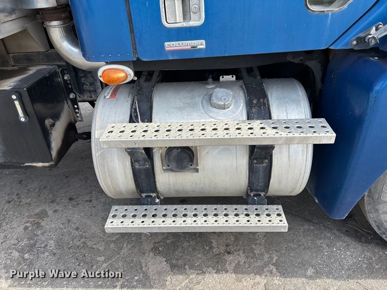 image for item EE4108 2007 Freightliner Columbia dump truck