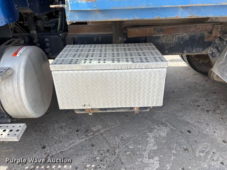 image for item EE4108 2007 Freightliner Columbia dump truck