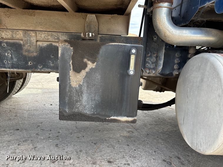 image for item EE4108 2007 Freightliner Columbia dump truck