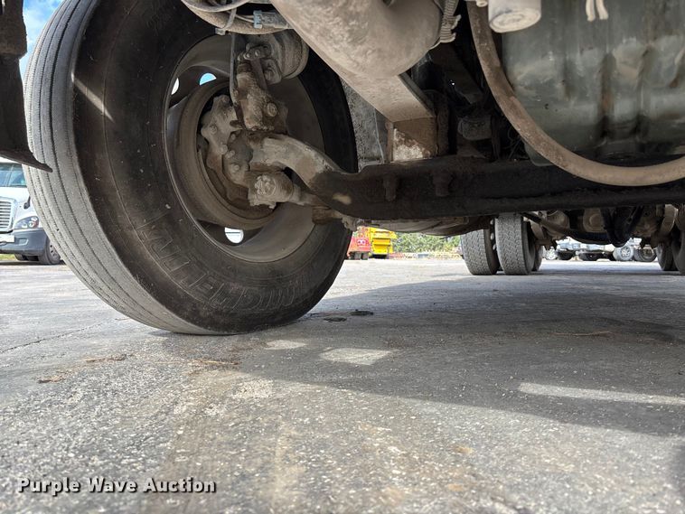 image for item EE4108 2007 Freightliner Columbia dump truck