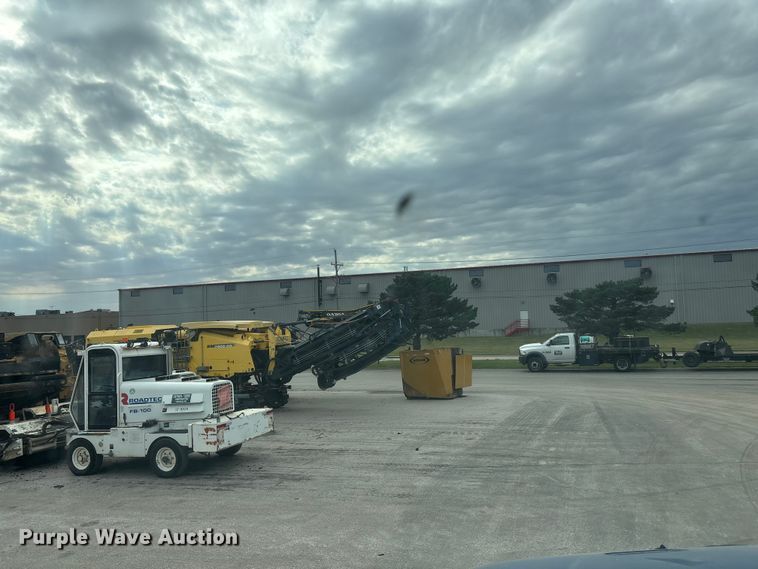 image for item EE4108 2007 Freightliner Columbia dump truck