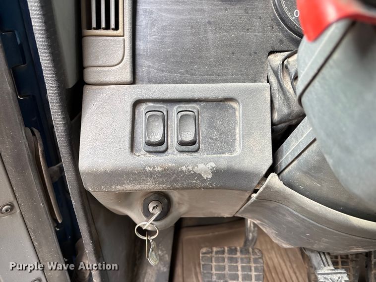 image for item EE4108 2007 Freightliner Columbia dump truck