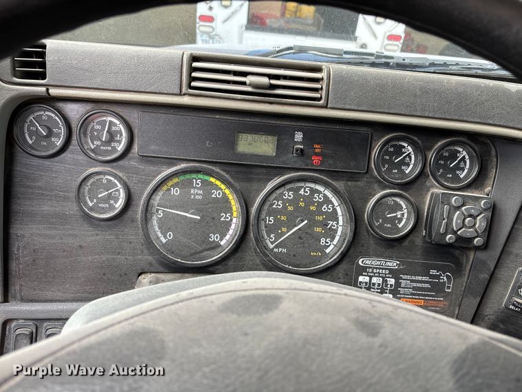 image for item EE4108 2007 Freightliner Columbia dump truck