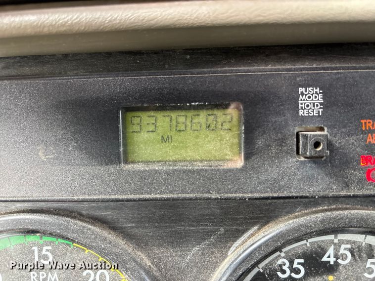 image for item EE4108 2007 Freightliner Columbia dump truck