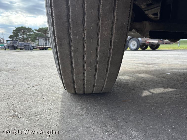 image for item EE4108 2007 Freightliner Columbia dump truck