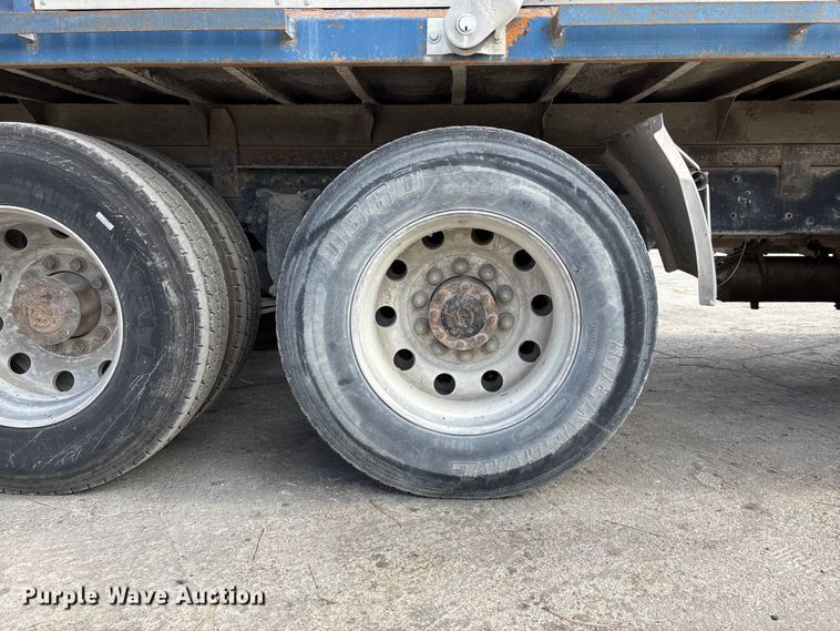 image for item EE4108 2007 Freightliner Columbia dump truck