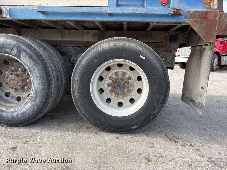 image for item EE4108 2007 Freightliner Columbia dump truck