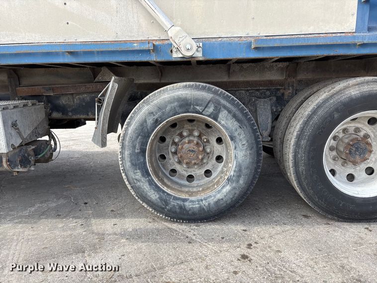 image for item EE4108 2007 Freightliner Columbia dump truck