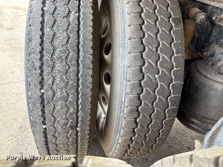 image for item EE4108 2007 Freightliner Columbia dump truck