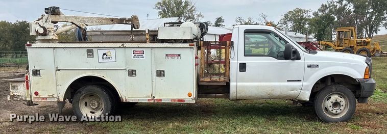 image for item EE4116 2001 Ford F550 utility / service truck