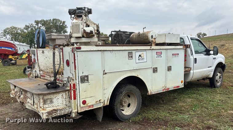 image for item EE4116 2001 Ford F550 utility / service truck