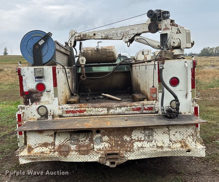 image for item EE4116 2001 Ford F550 utility / service truck