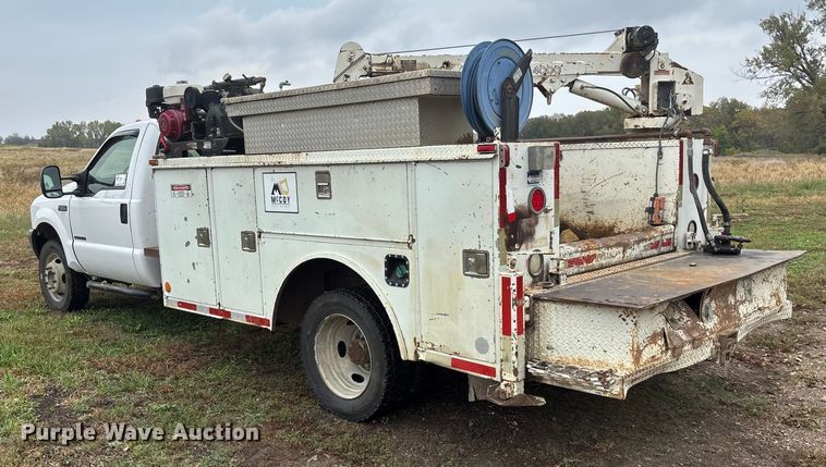 image for item EE4116 2001 Ford F550 utility / service truck